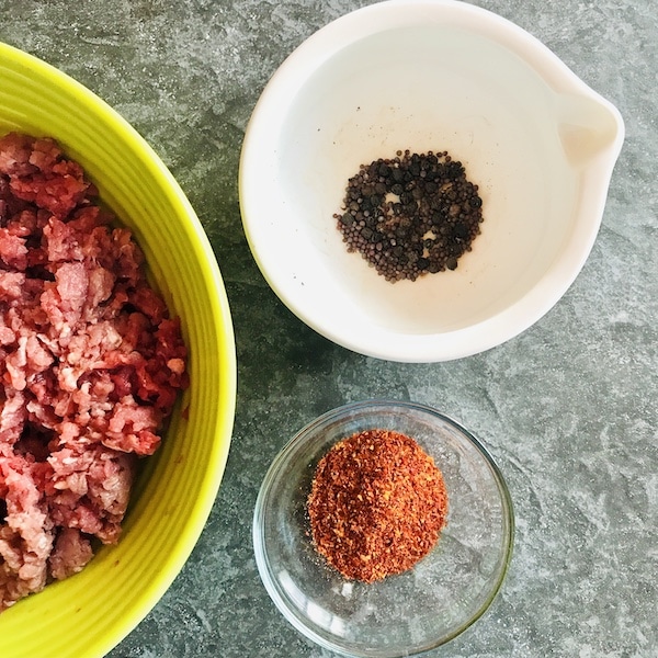 Minced meat, black pepper and red pepper powder