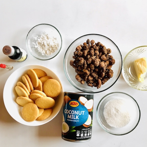 Ingredients for Tigernut-Biscuit dessert: tigernuts, butter, coconut milk, vanilla essence, almond flavouring essence and sugar