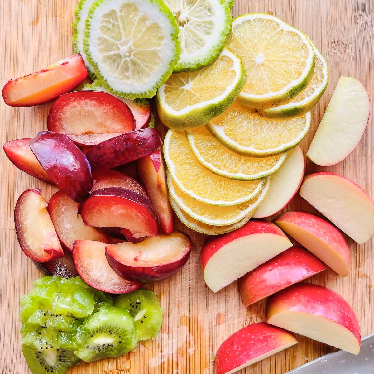 Sliced and chopped fruits